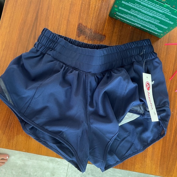 BLUE ATHLETIC SHORTS NEVER WORN BEFORE WOMENS SIZE 4 - Picture 5 of 5